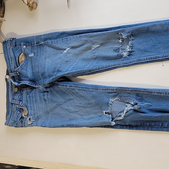 Like new size 26 distressed rag and bone zipper Capri - Picture 3 of 6